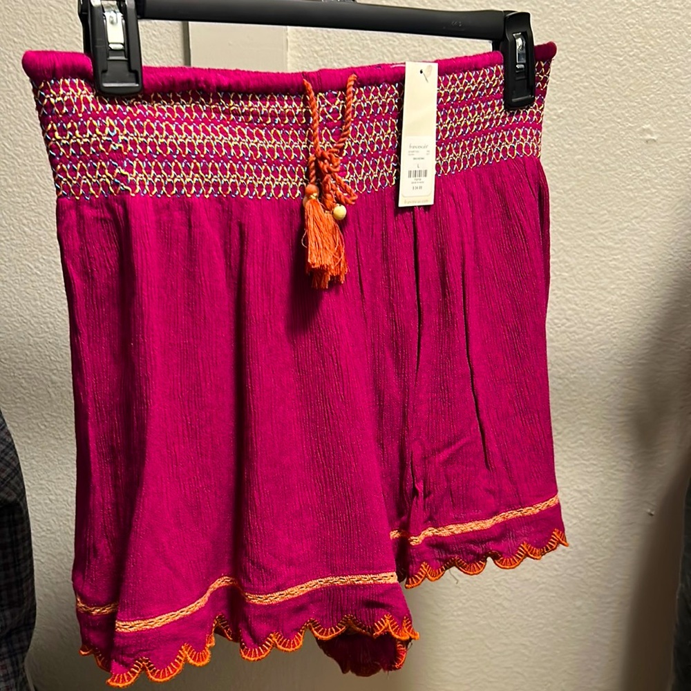 Large Fuchsia embroidered shorts